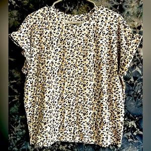 Banana Republic timeless intemoirel short rolled sleeve animal print boxy fit S